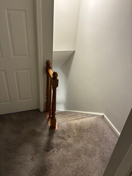 Building Photo - 579 Wedgewood Dr