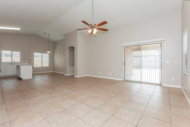 Building Photo - 1977 W Vineyard Plains Dr