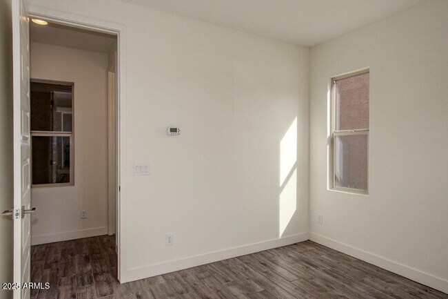 Building Photo - 4708 E Daley Ln