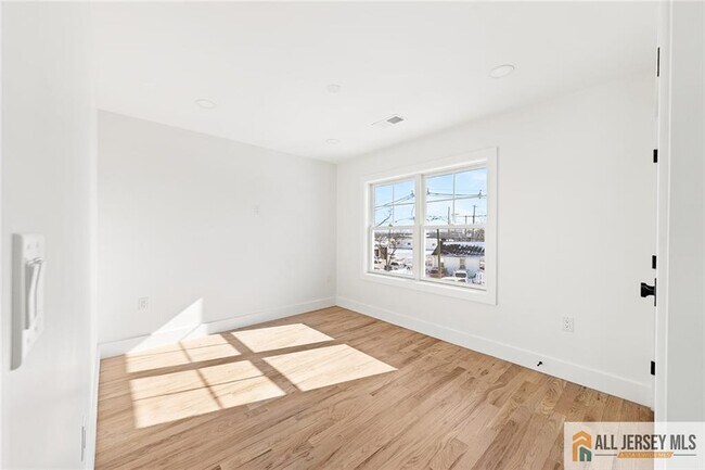 Building Photo - 401 Tillman St