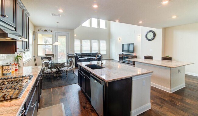 Building Photo - 15621 Cabrillo Way