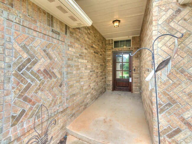 Building Photo - 4817 Arbuckle Dr