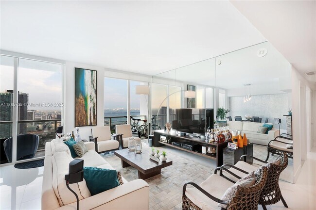 Primary Photo - 244 Biscayne Blvd