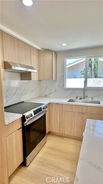 Building Photo - 7728 Laurel Canyon Blvd