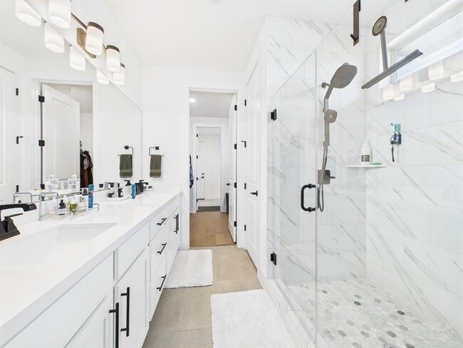 Building Photo - 7602 Bardstown Wy