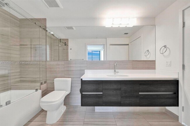 Building Photo - 301 Altara Ave