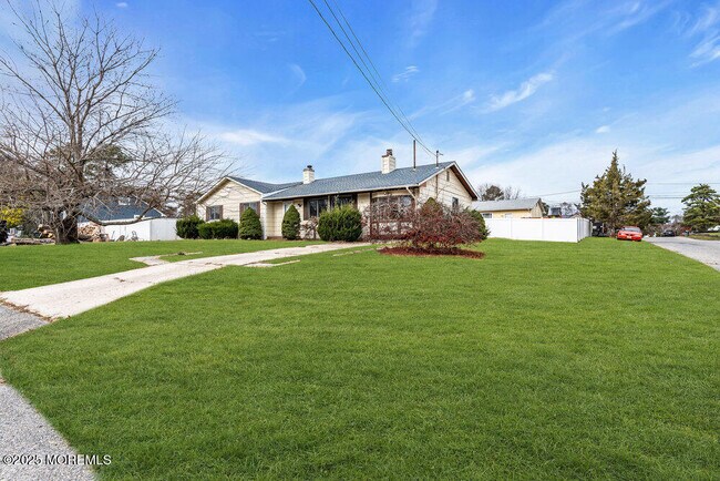 Building Photo - 1841 2nd Ave