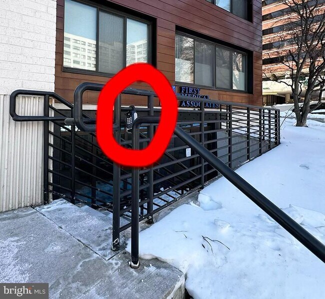 Building Photo - 700 Roeder Rd