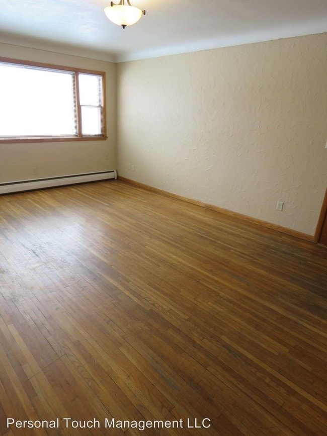 Building Photo - 1231 10th St N