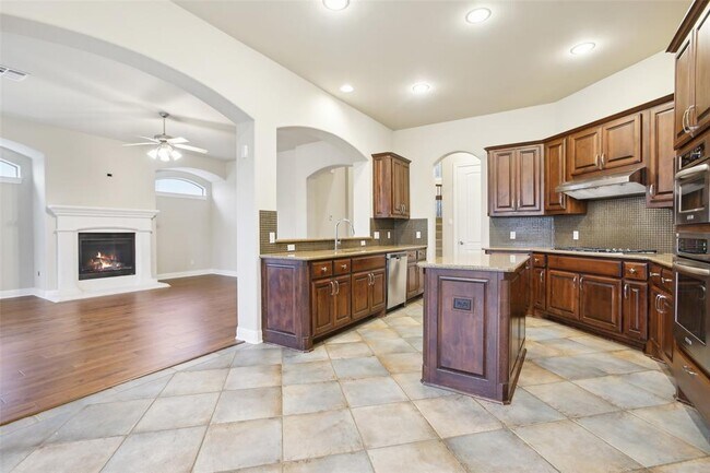 Primary Photo - 10504 Prezia Dr