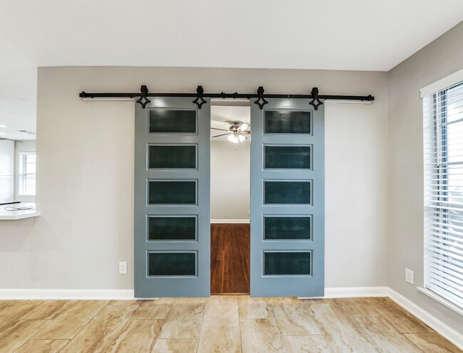 Building Photo - 5807 Burlinghall Dr