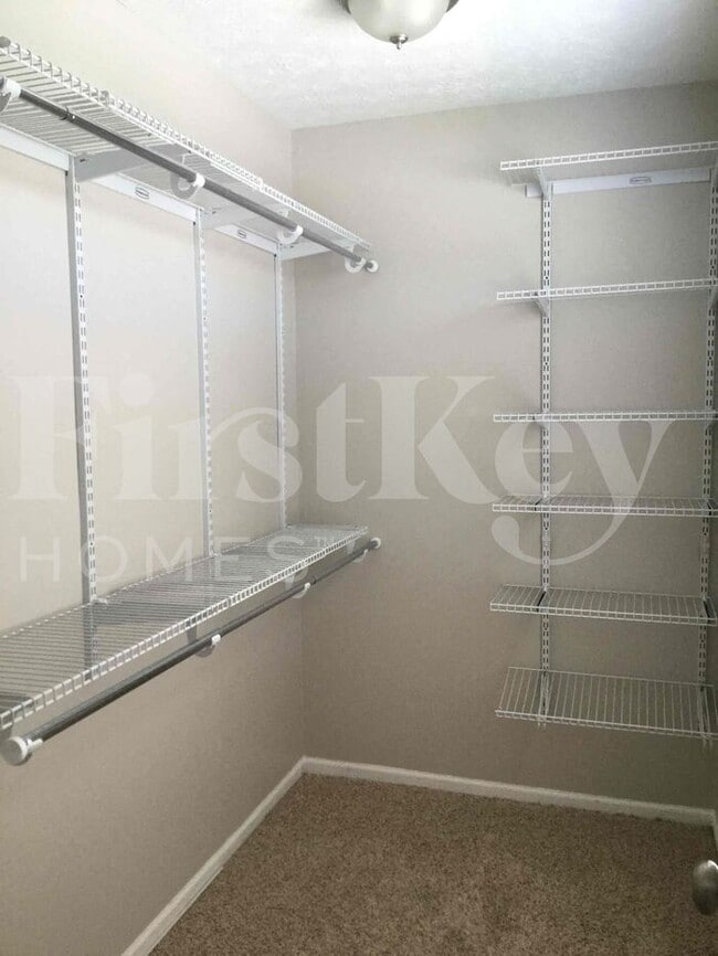 Building Photo - 7249 Bennell Dr