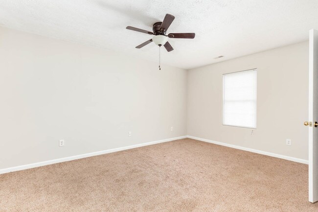 Building Photo - 300 Elkchester Cir