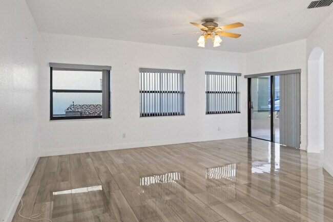Building Photo - 3471 NW 112th Ave