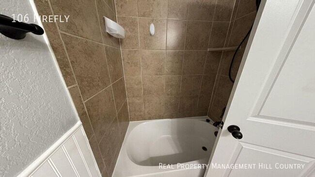 Building Photo - 106 Firefly-