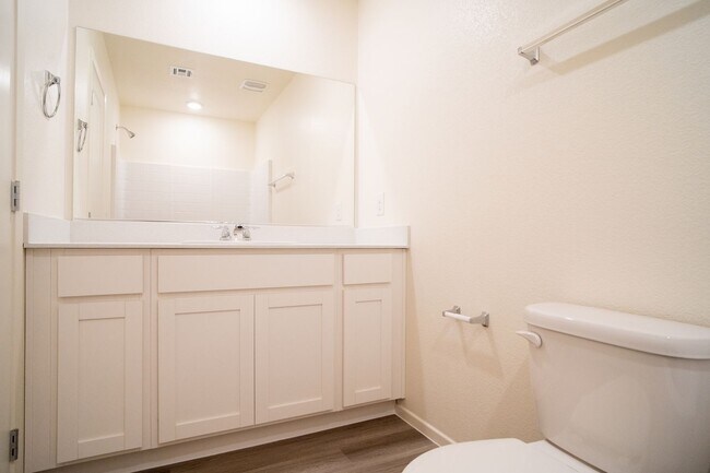 Building Photo - Modern 3-Bedroom, 3-Bathroom Home with Sma...