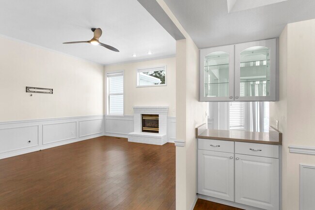 Building Photo - 8290 N Uplands Dr