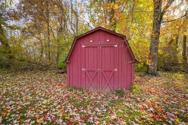 Building Photo - Recently Remodeled 4-Bedroom Home with Modern Upgrades & Spacious Yard in McCordsville