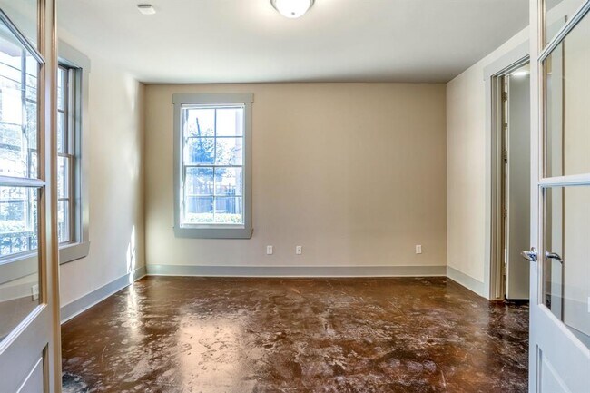 first floor room - 1316 Hadley St