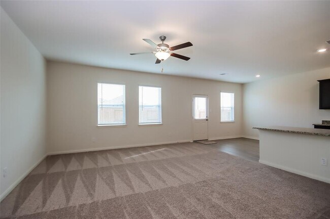 Building Photo - 8406 Bermuda Blue Rd