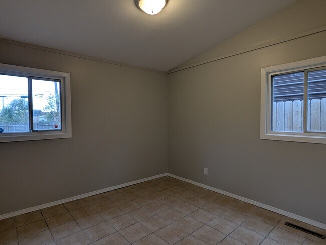 Building Photo - 2704 Cameron Ave