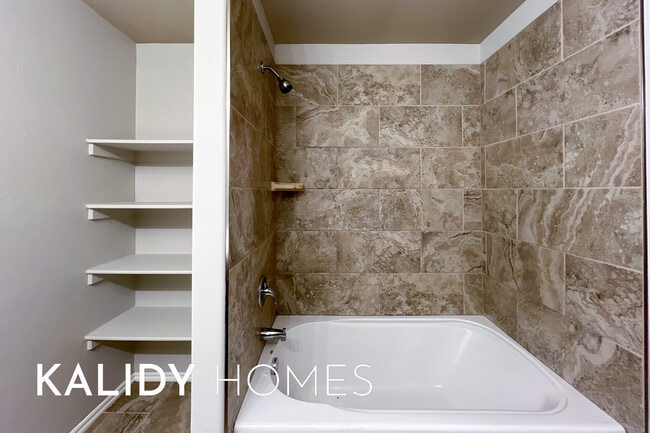 Building Photo - 2901 Cider Mill Ln