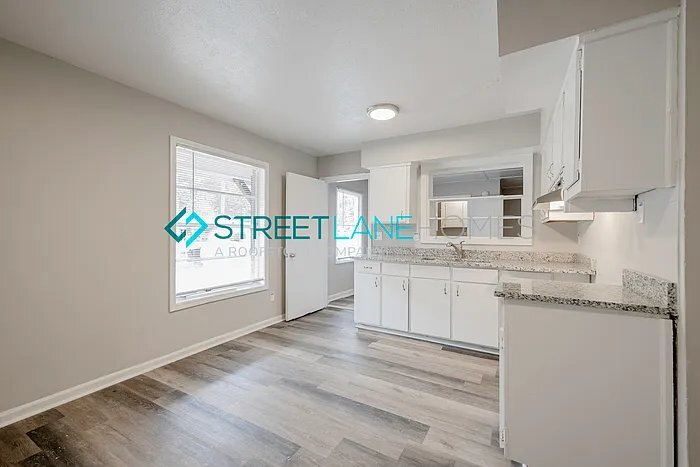 Building Photo - 1916 Wellborn Dr