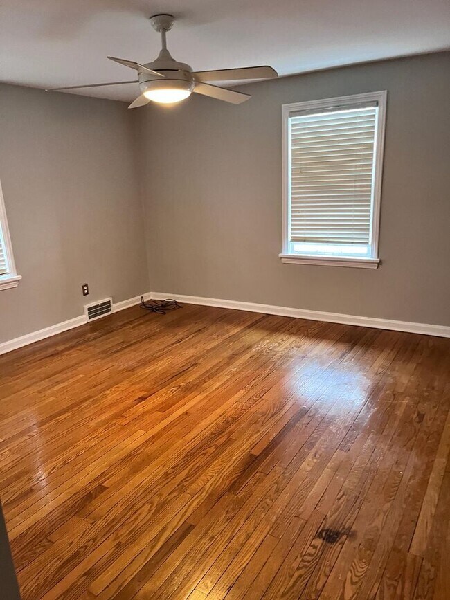 Building Photo - Welcome home!