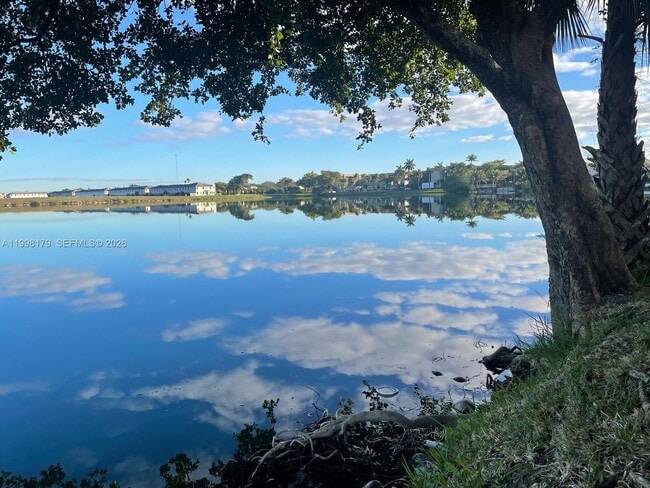 Building Photo - 605 Ives Dairy Rd