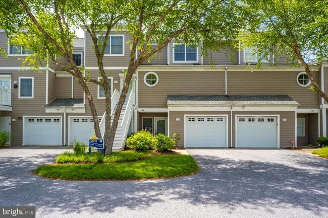 Building Photo - 38259 Lake Dr