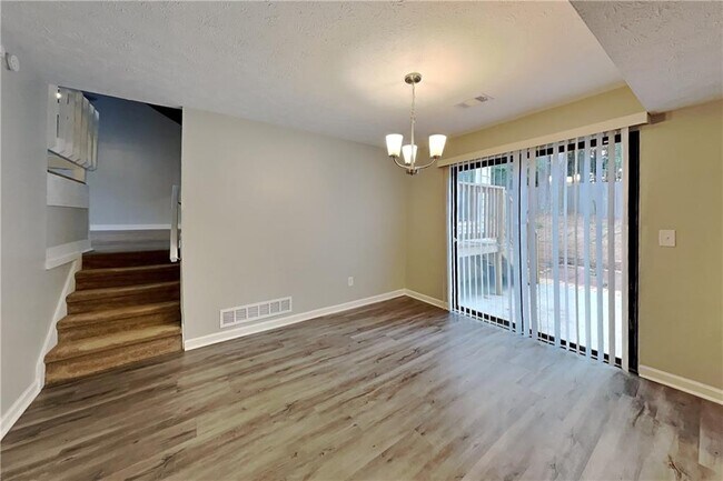 Building Photo - 904 Branford Ln NW