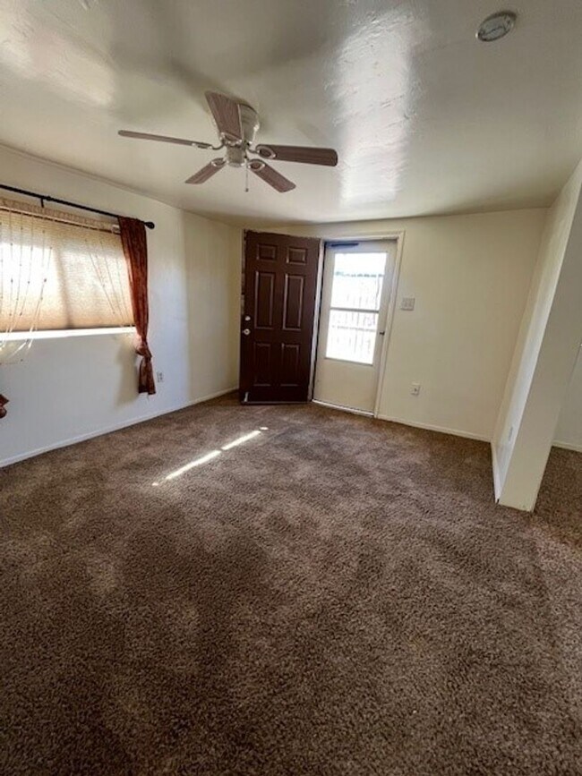 Building Photo - 3609 Planz Rd