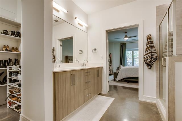 Building Photo - 5718 McCommas Blvd