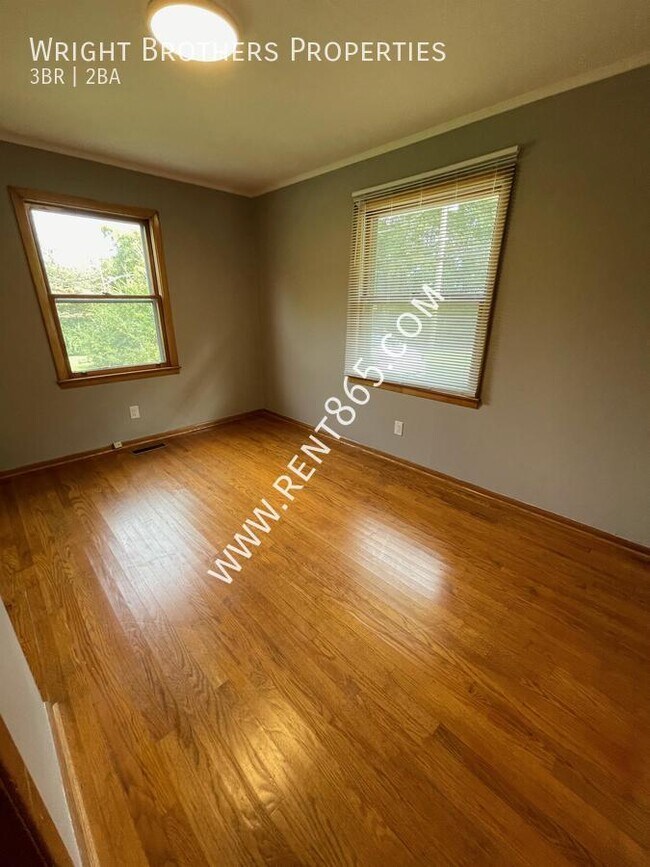 Building Photo - 4709 Lonas Dr