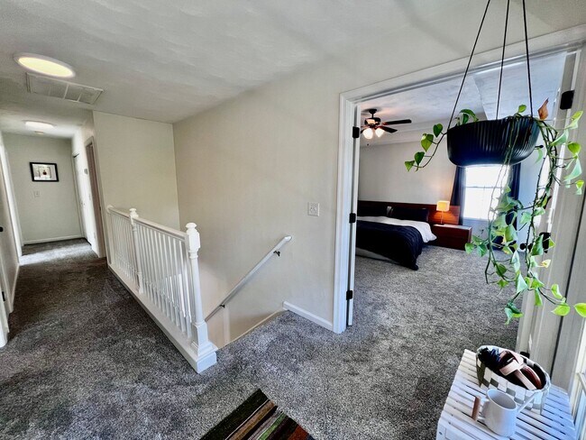 Building Photo - Charming 4 Bedroom home Near Virginia Beac...