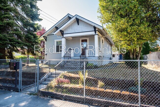 Building Photo - 702 S 51st St