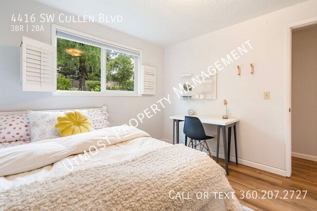 Building Photo - 4416 SW Cullen Blvd