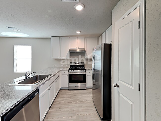 Building Photo - 10410 Varmus Dr
