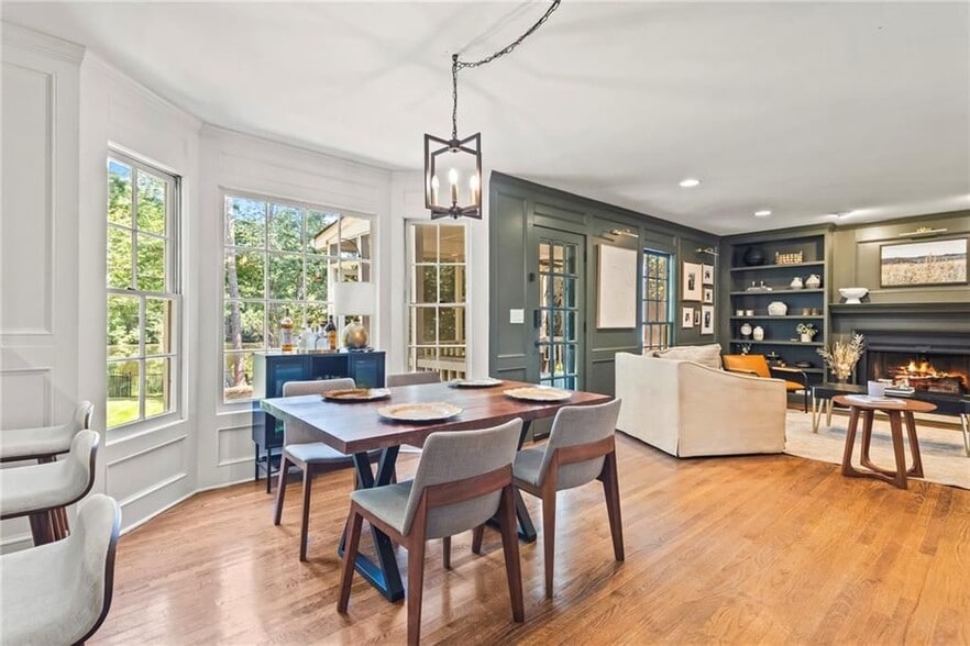 Building Photo - 3201 Lakeridge Dr SE