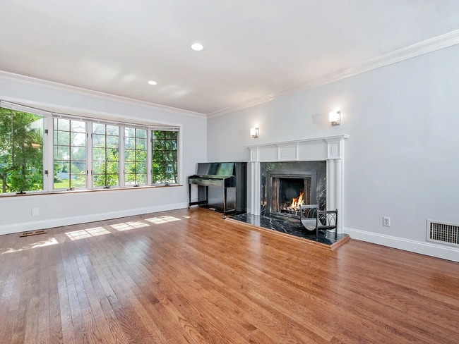 Building Photo - 177 Puritan Dr