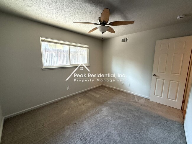 Building Photo - 5368 Elsinore Way