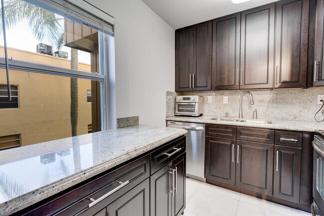 Building Photo - 509 Capri Dr