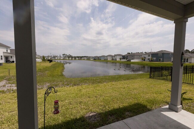 Building Photo - For Rent | Like-New 3 Bedroom, 2 Bath Home...