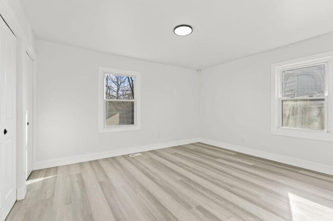 Building Photo - 4142 Meadowdale Dr