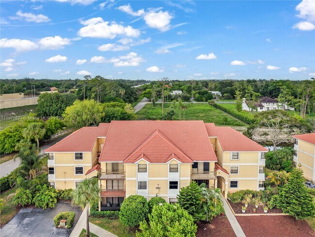 Building Photo - 5801 Riverside Dr