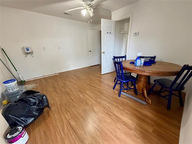 Building Photo - 2303 Deer Path Dr