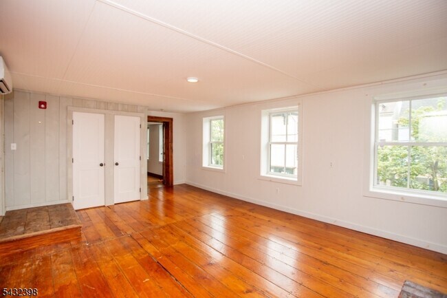 Building Photo - 54 Coryell St