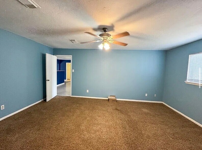 Building Photo - 18 Sutterfield Ln