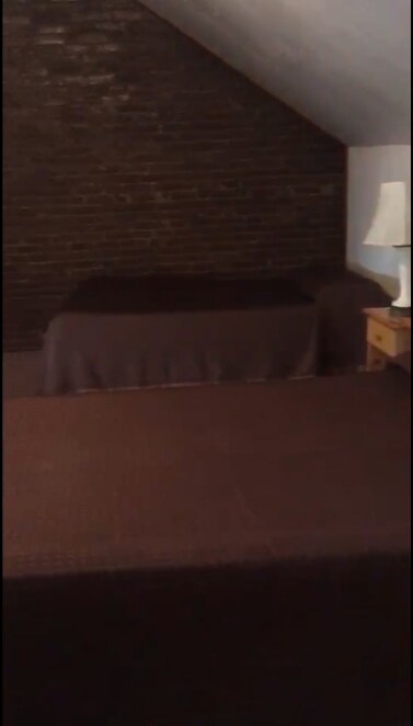 Building Photo - 56 Linden St