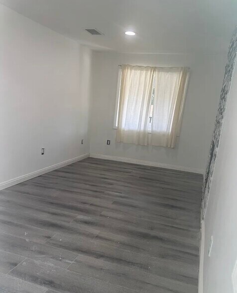 Building Photo - 3623 3rd Ave